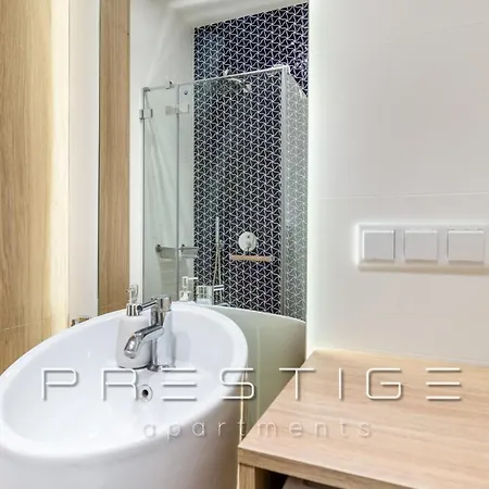 Prestige Neptun Park アパート *